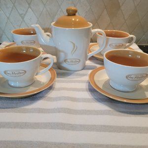 EUC Tim Hortons 10 PC collectible teaset